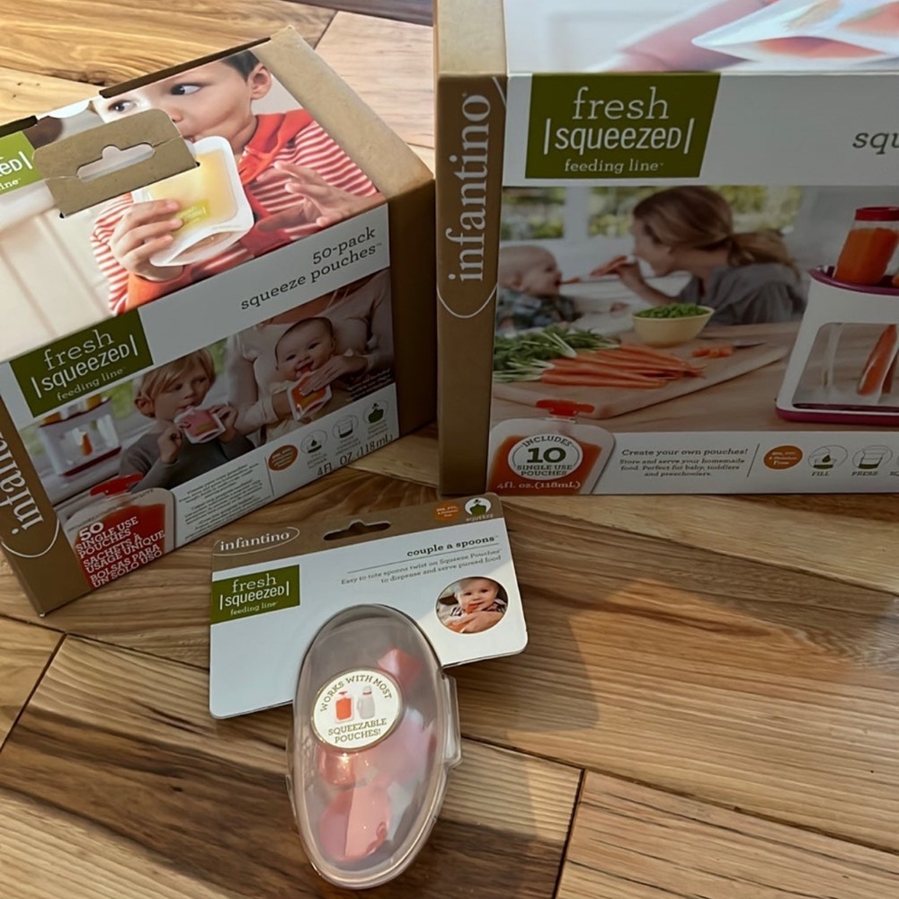 Infantino fresh squeeze station and pouches and spoon